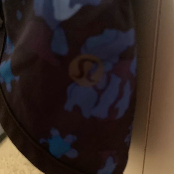 Lululemon Speed Shorts - Picture 3 of 4